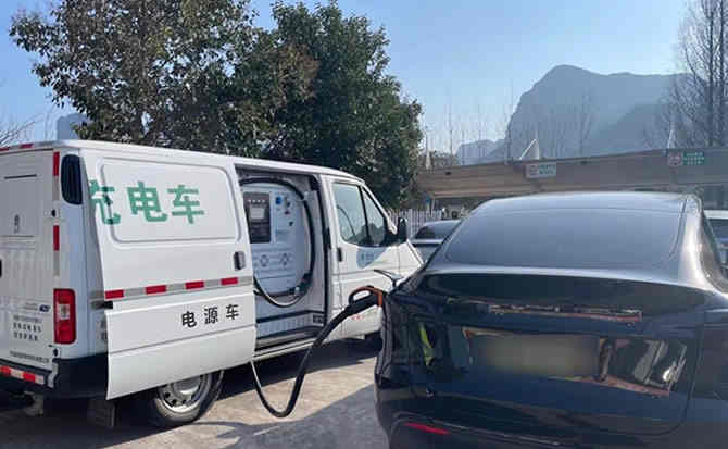 观山湖区汽车搭电