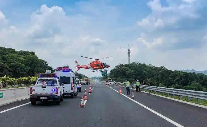 观山湖区高速公路汽车救援案例